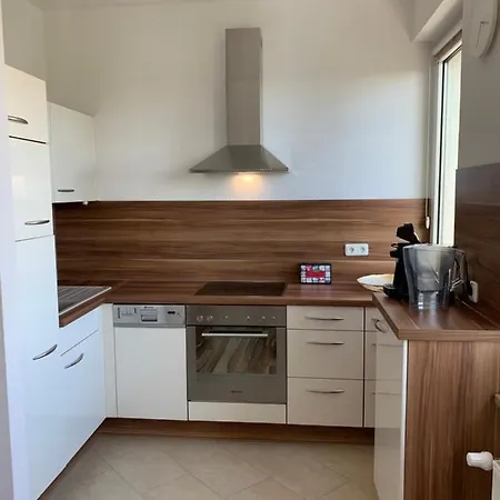 Rebe * شفاينفورت